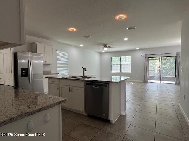 Foto del edificio - 900 Old Country Rd S E