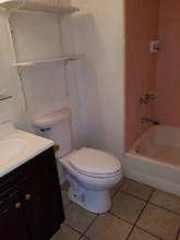 Building Photo - 12xx Lunalilo St