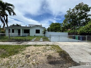 Building Photo - 6791 SW 25th St