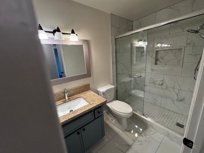 Foto del edificio - 3702 Bridgeford Ln
