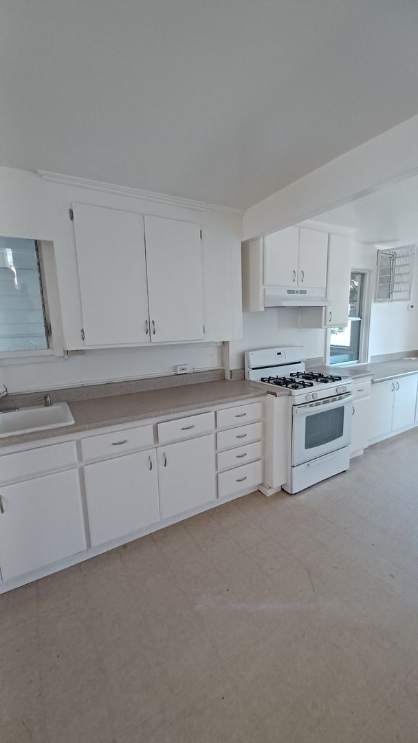 Building Photo - 3 bedroom 2 bath, single level home in Nipomo