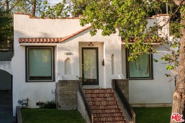 Building Photo - 4870 Stratford Rd