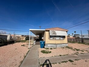 Building Photo - 201 Shoshone Ln