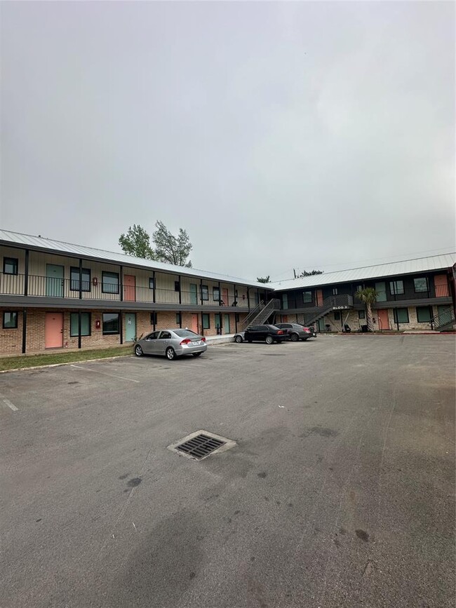 Foto del edificio - 9133 Northgate Blvd