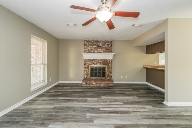 Foto del edificio - 23323 Whispering Willow Dr