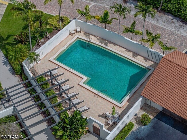 Foto del edificio - 4082 Belair Ln