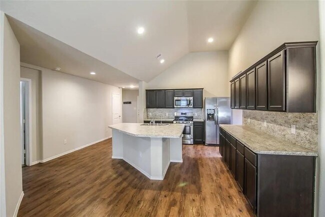 Foto del edificio - 14086 Lake Cres Dr