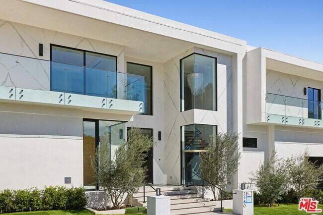 Building Photo - 2180 Stradella Rd