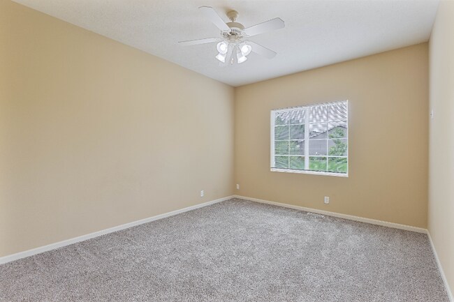 Foto del edificio - 14252 Newport Ave