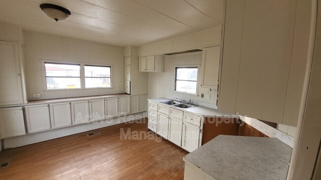 Building Photo - 2211 Dort Hwy
