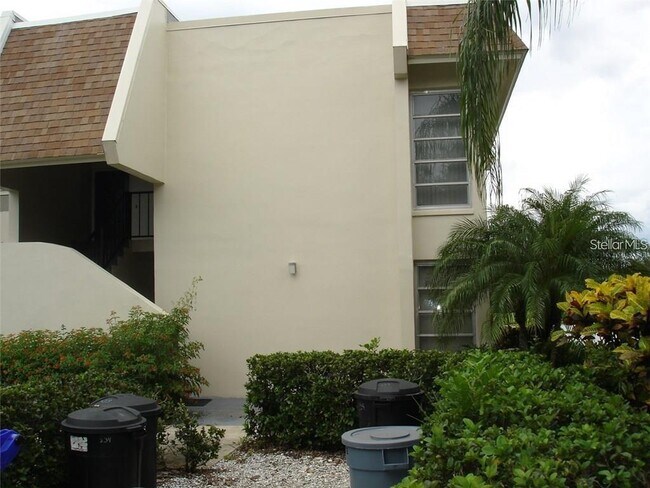 Foto del edificio - 7211 W Country Club Dr N