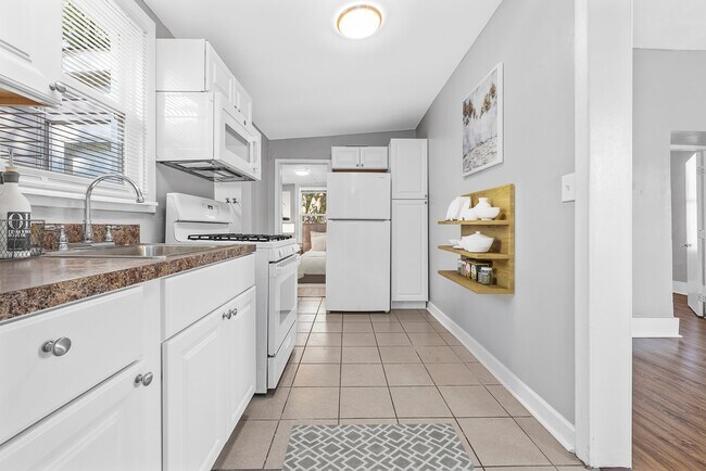 Foto del edificio - 2345 Gaebler Ave