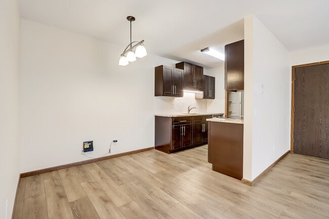 2BR, 1BA - 850SF - Dining Area - Heathercrest Apartments