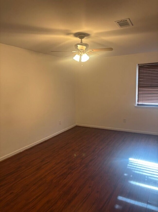 Foto del edificio - Let us welcome you home! Now available to rent!