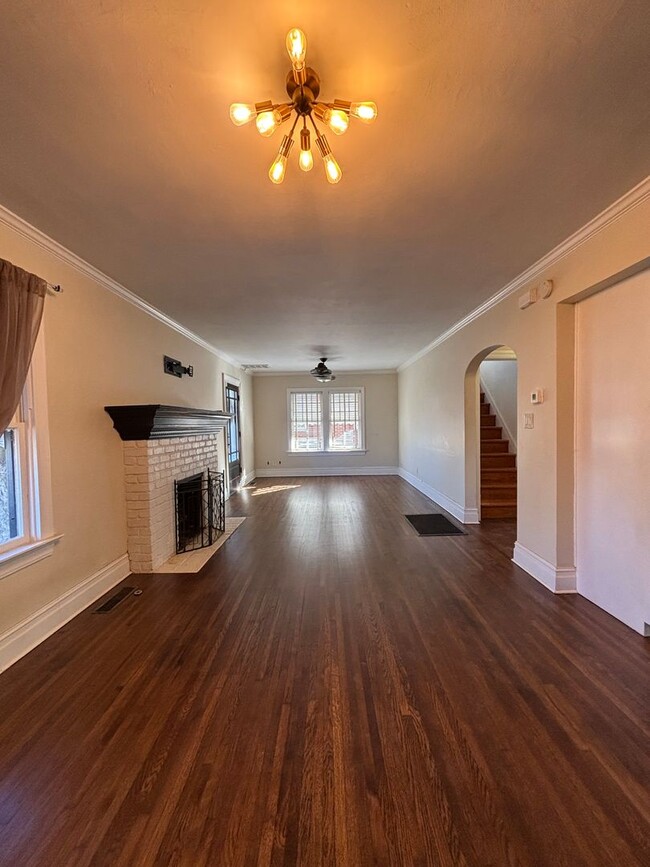 Foto del edificio - Beautifully renovated move-in ready rental...