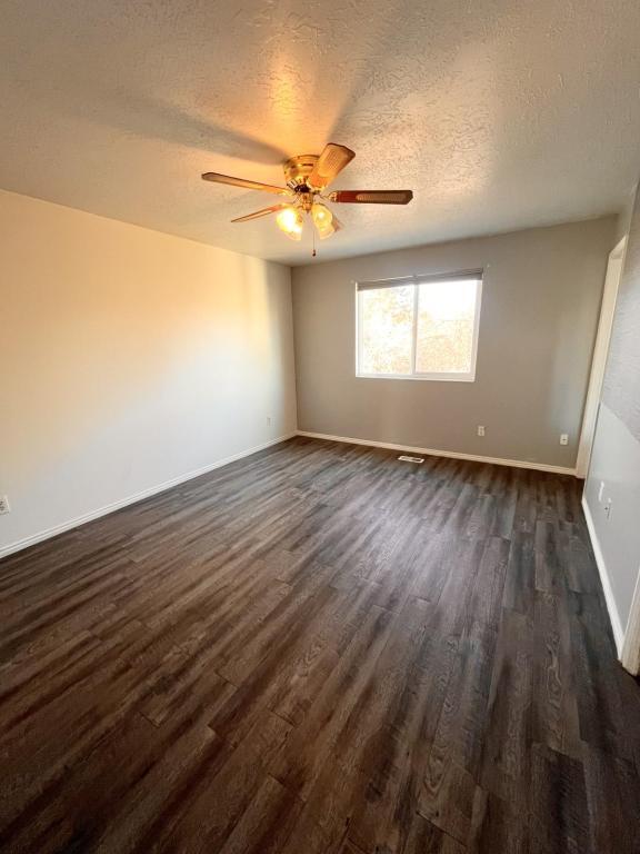 Building Photo - 1827 E 2050 N