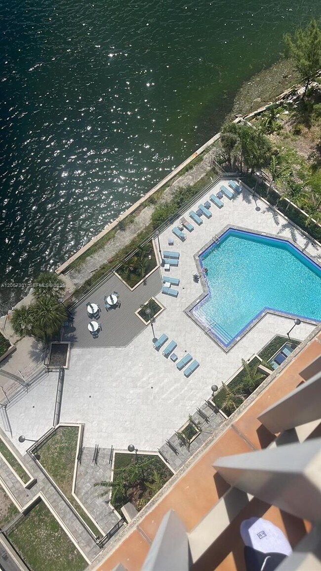 Building Photo - 11113 Biscayne Blvd
