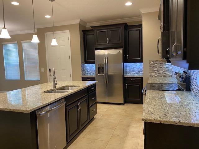 Foto del edificio - 572 Merry Brook Cir