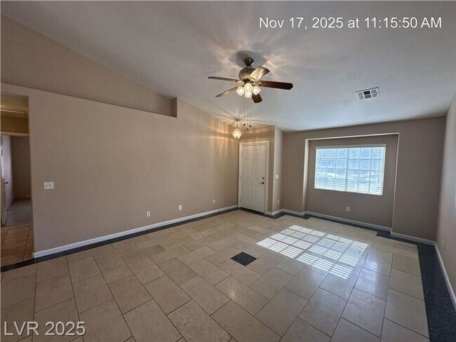 Foto del edificio - Inviting NW Single-Story with Modern Upgrades & Low-Maintenance Living!