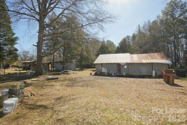 Foto del edificio - 909 Fisher St