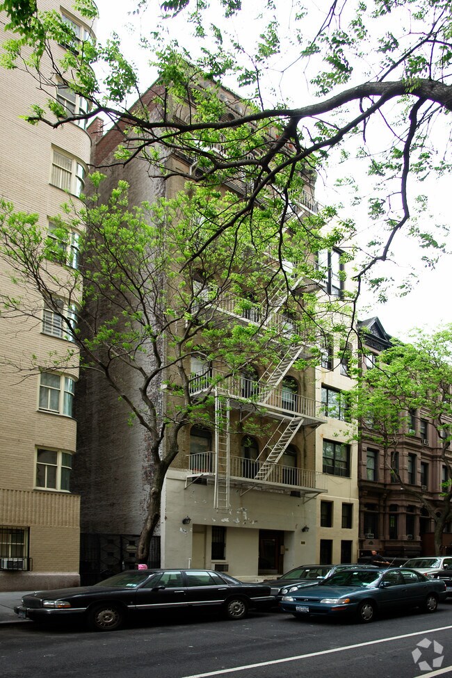 Building Photo - 2 W 90th St