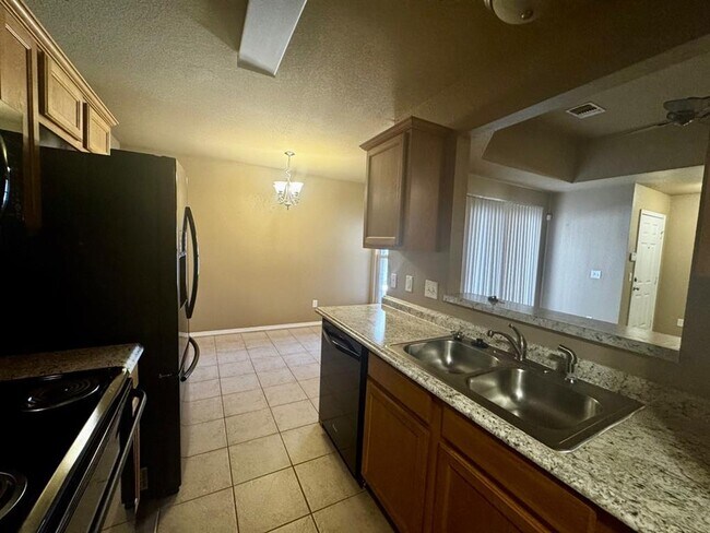 Foto del edificio - 421 Sterling Pointe Way