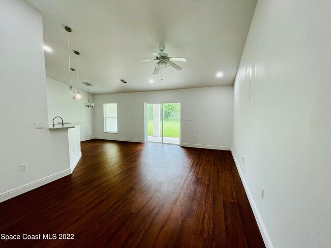 Foto del edificio - 1642 Javier St