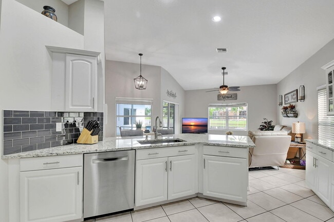 Building Photo - 11723 Water Bend Ct
