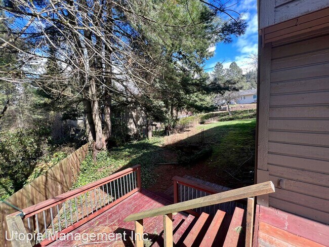 Building Photo - 3 br, 3 bath House - 1061 SW Chastain Dr.