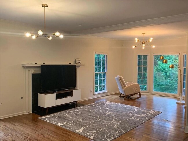 Foto del edificio - 5055 Mallory Ct