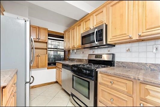 Foto del edificio - 6209-6215 Boulevard East-