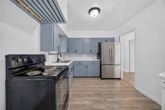 Building Photo - 6207 Heron Dr