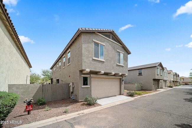 Building Photo - 20872 W Thomas Rd