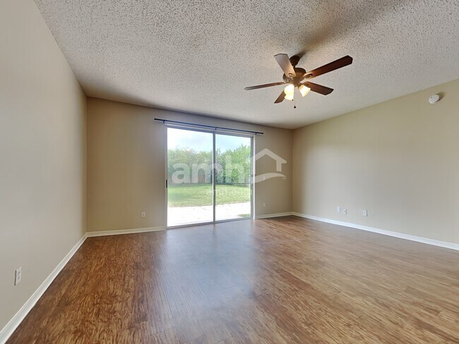 Foto del edificio - 3634 Meadowgreen Ln