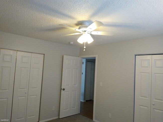 Foto del edificio - 2 br, 1 bath 4plex - 4347 Lashelle Avenue B