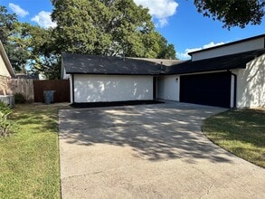 Building Photo - 7410 Woodoak Dr