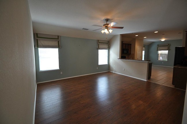 Foto del edificio - 12207 Tawney Ct