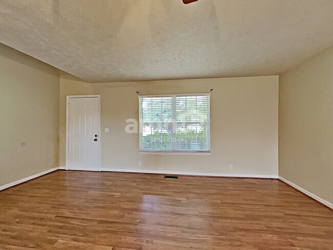 Building Photo - 2926 Windemere Dr