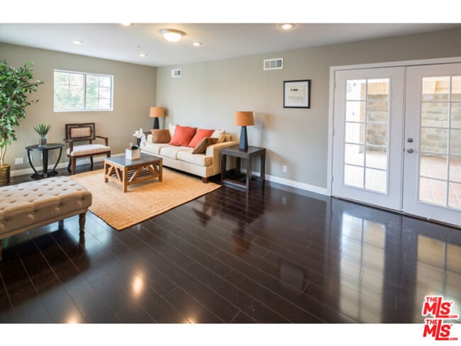 Foto del edificio - 705 N Dillon St