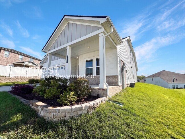 Foto del edificio - Modern Comfort Meets Community Charm with Garage  / 4 Beds & 3.5 baths / Available Now!