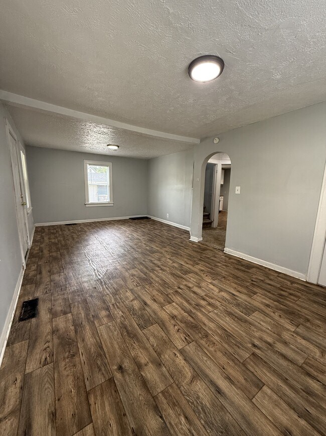 Foto del edificio - 3502 Brouse Ave
