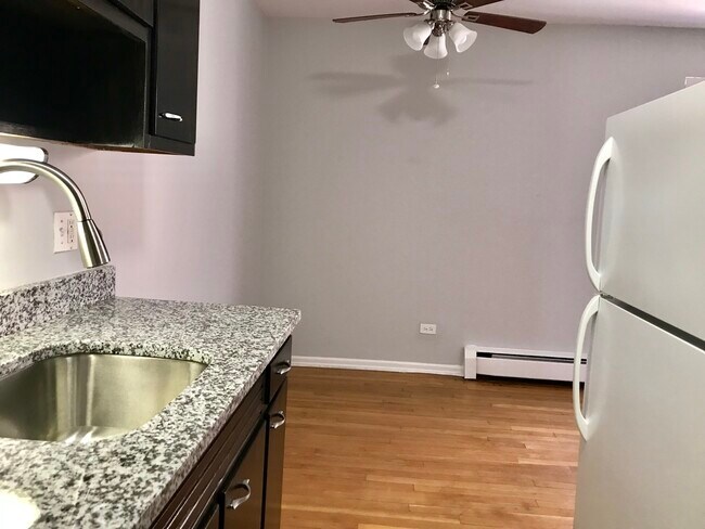 Foto del edificio - 6021 N Winthrop Ave