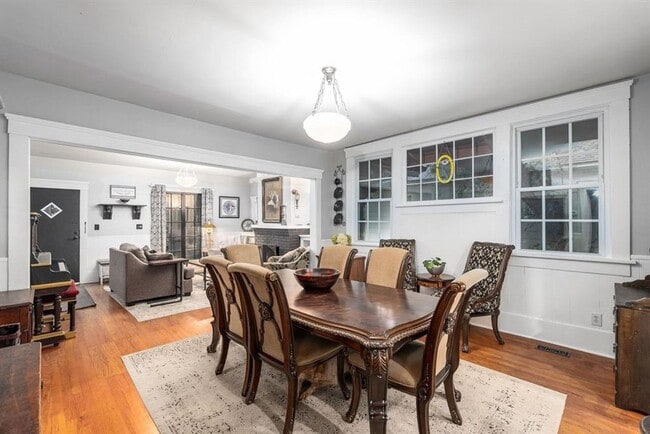 Foto del edificio - College Hill Bungalow!