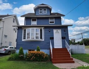 Building Photo - 160 Delafield Ave