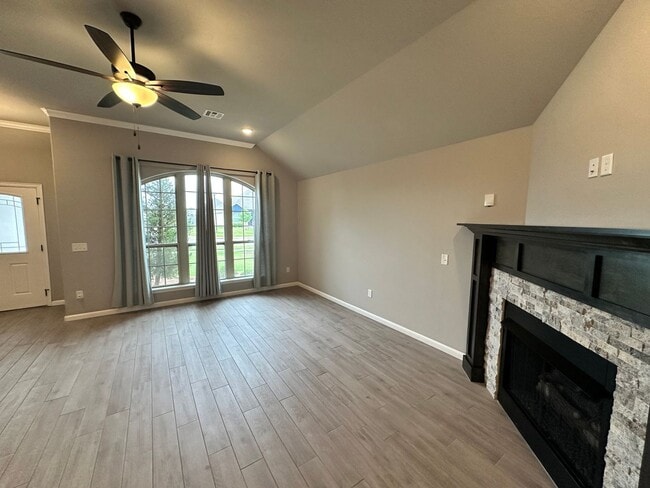 Foto del edificio - 4 Bed, 2 Bath Home for Rent in Edmond (Dee...