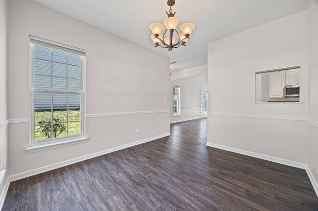Foto del edificio - Idyllic 3-bed, 2.5 bath in the desirable W...