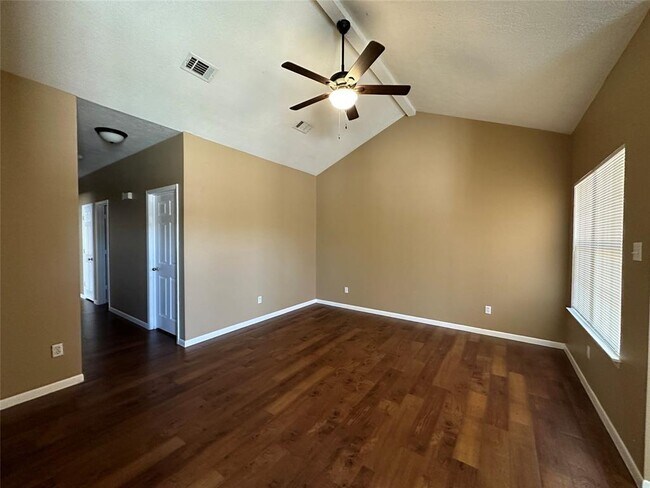Building Photo - 2400 Brittain Ct