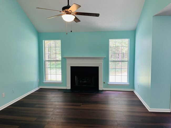 Building Photo - Wow! 3 bedroom 2 bathroom in Senoia. Must ...