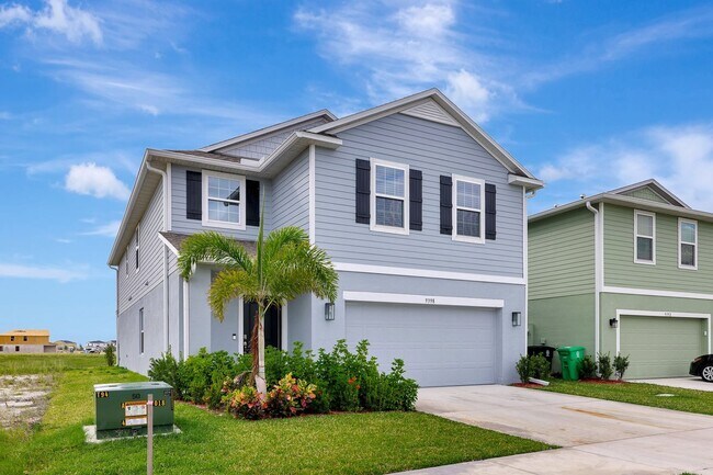Foto del edificio - New 5 bedroom 3.5 bath with over 3000 living home in Tradition
