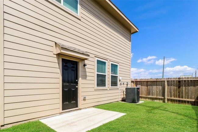 Building Photo - 21650 Mamba Wy